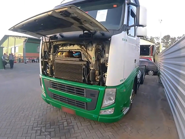 LOTE 011 Volvo FH 460